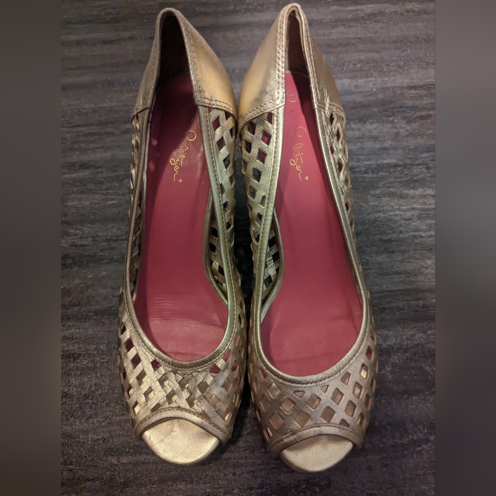 Size 8.5 gold Lilly Pulitzer wedges